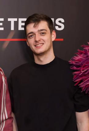 大爆冷啊，新加坡大满贯杜达2:3科顿爆冷出局！2月22日，新加坡大满贯男单首轮