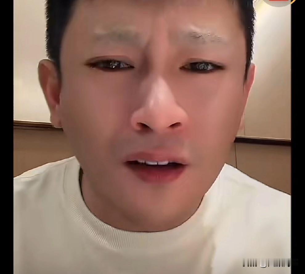 吴迪发火警告众徒弟：提成一分不能少。吴迪深夜请徒弟艺人吃