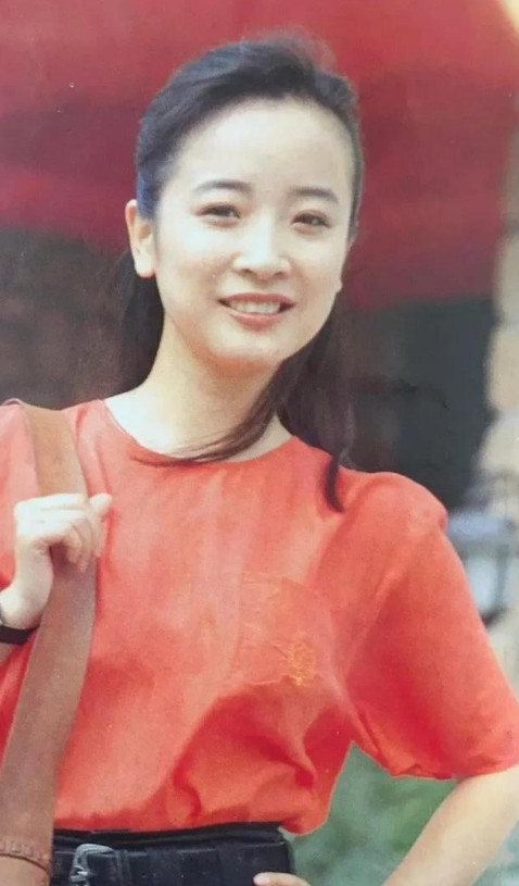 国家一级演员陈小艺26年婚姻藏了个大彩蛋,儿子刘恒甫竟是《平凡之路》里让人恨到牙