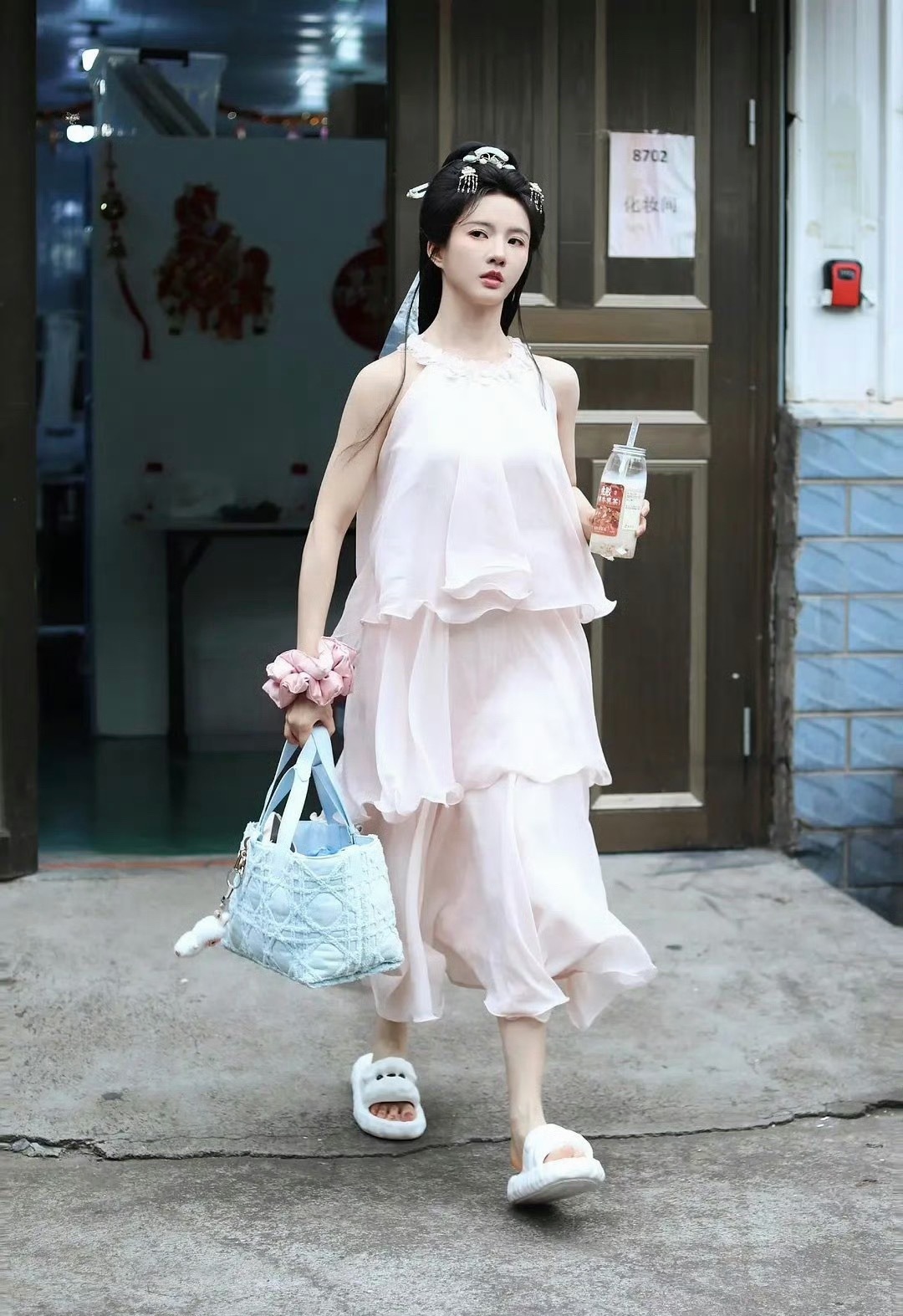 同一件裙子谁穿着更好看