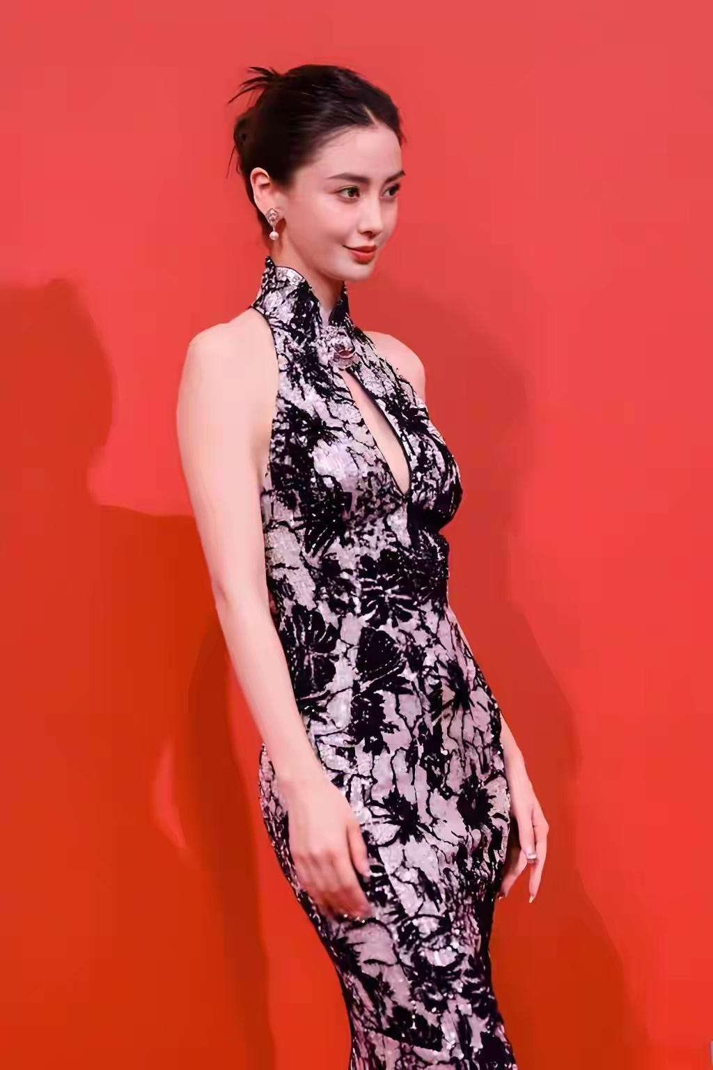杨颖我的首张AI权益信用卡