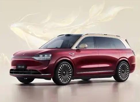 车主告诉我，这一款车最牛的地方是搭载了华为乾崑智驾ADS4.0系统（4颗激光雷