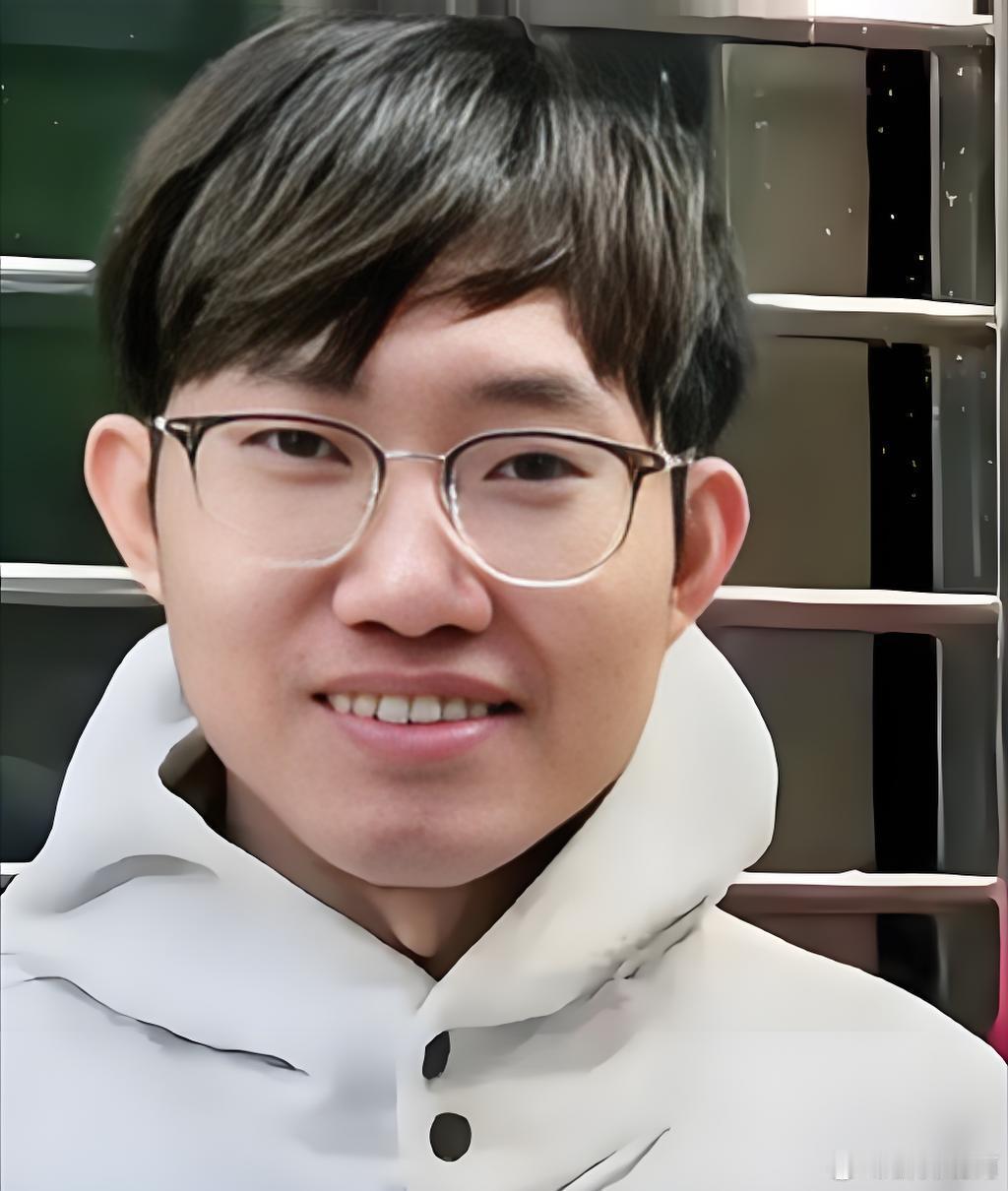 deepseek首轮融资估值近450亿美元了！梁文锋本来只想融一笔象征性的钱，用