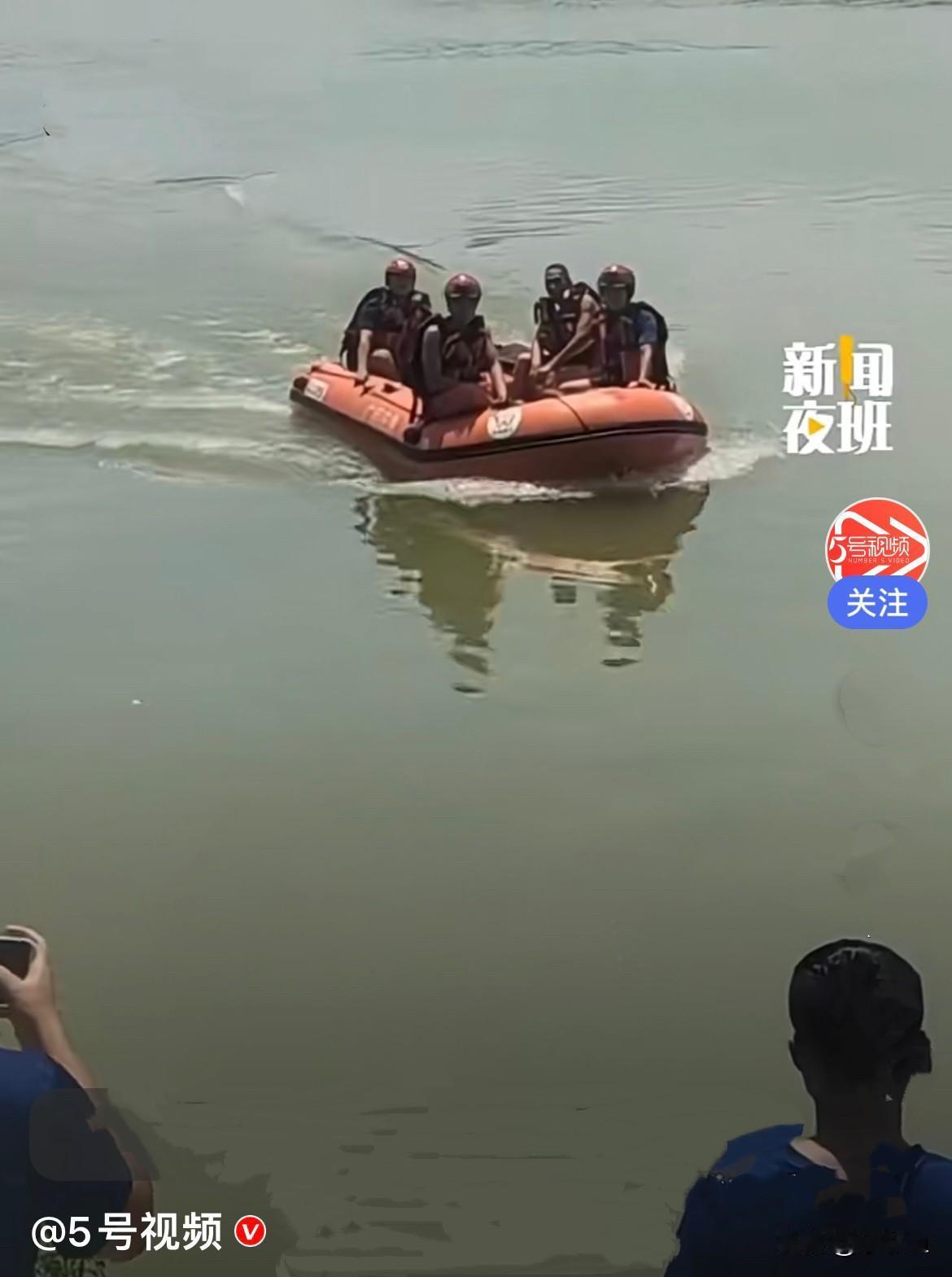 近日，广西南宁一对夫妻在家拌几句嘴，结果这名男子脾气上来，不是冷战，也不哄妻子，