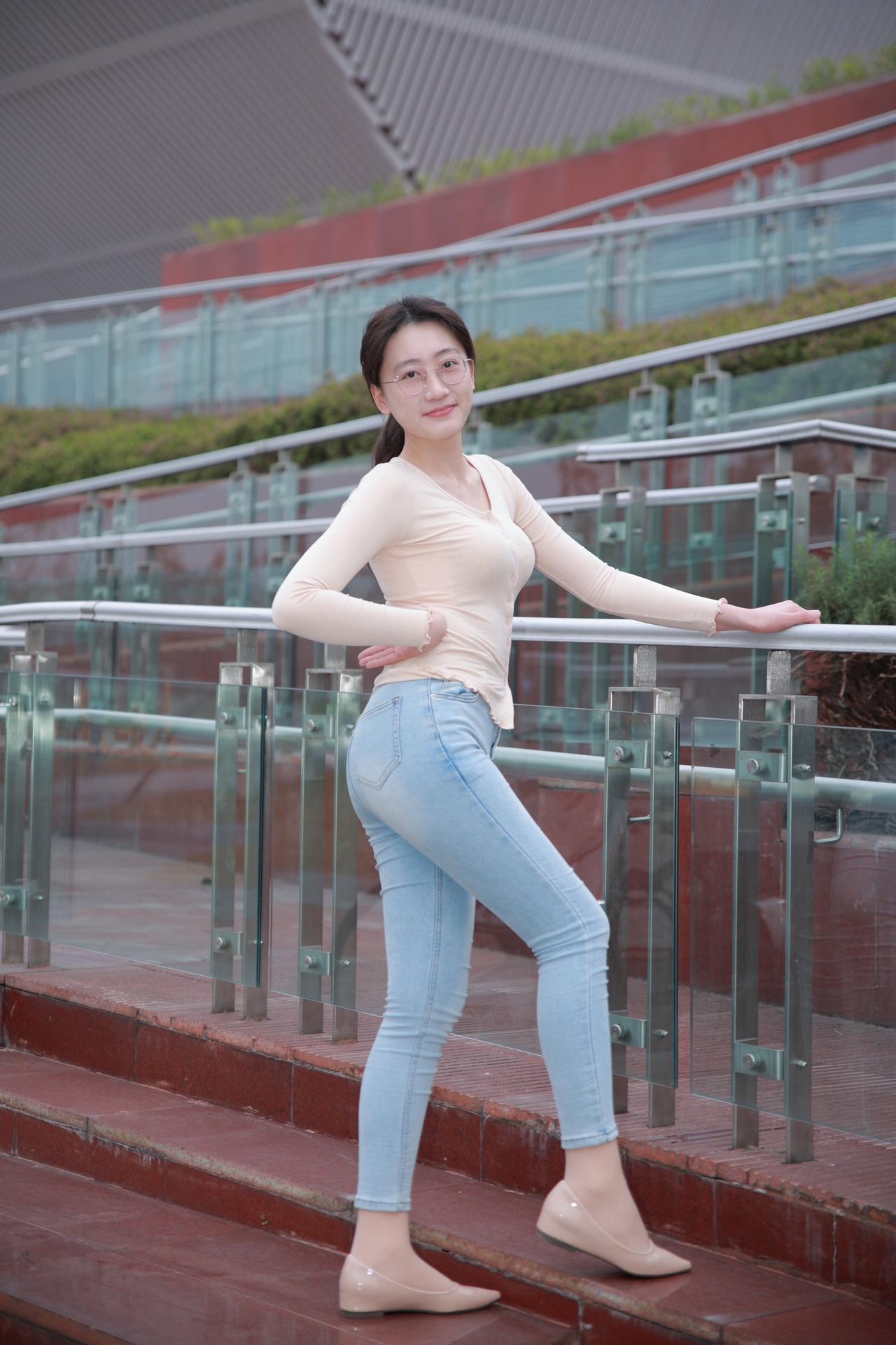 不需要很漂亮，有点气质就够了穿搭随拍