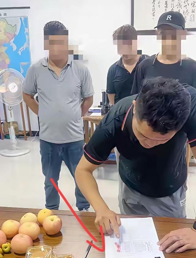 女孩23楼的纵身一跃,撕开了多少人对心理疾病的偏见!亲戚家孩子就这么没了,