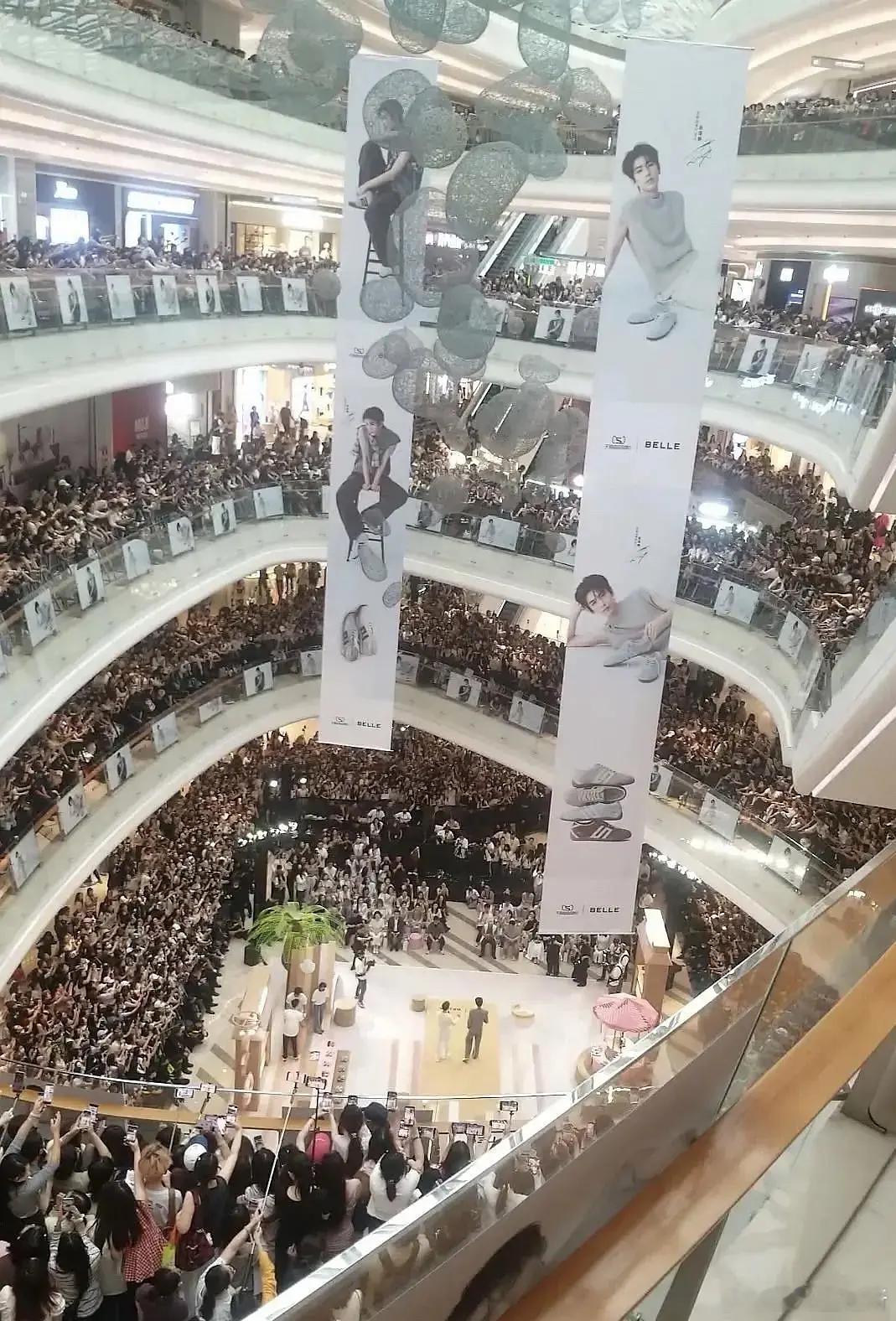 离谱到家！🐮丝当初吹得天花乱坠的全球大爆，现在尴尬住了