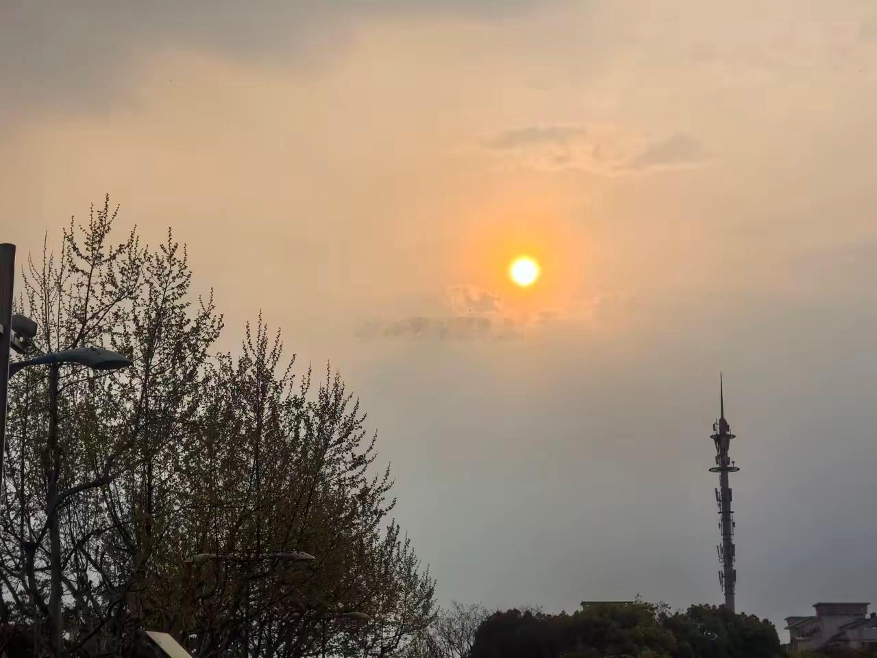 明天就要开盘了，很多人心里都在犯嘀咕，周末这么多利好，明天大盘会大涨吗？！让我来