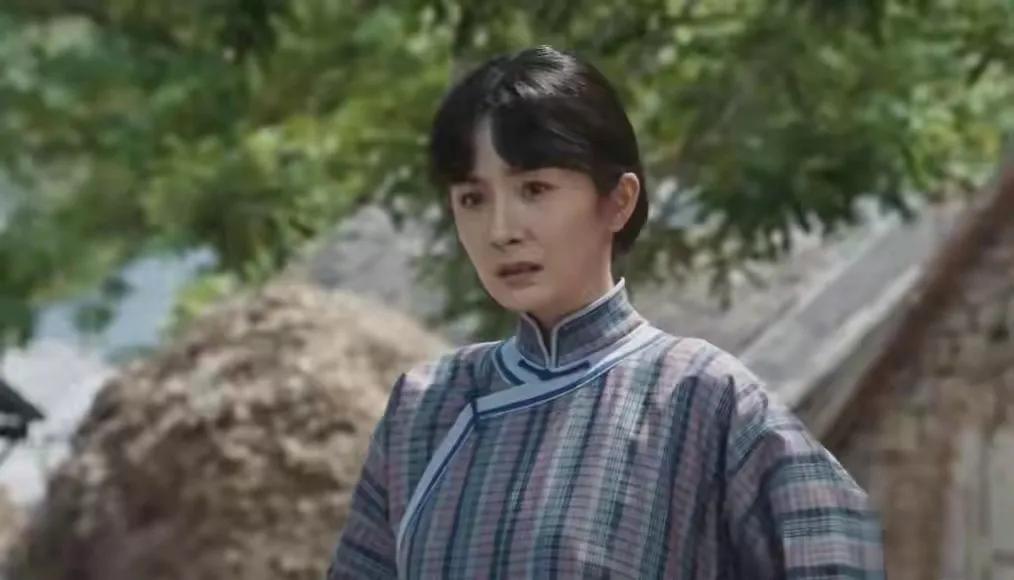 《生万物》片酬传闻最近挺热闹——杨幂传310万，蓝盈莹100万，邢菲130万，演
