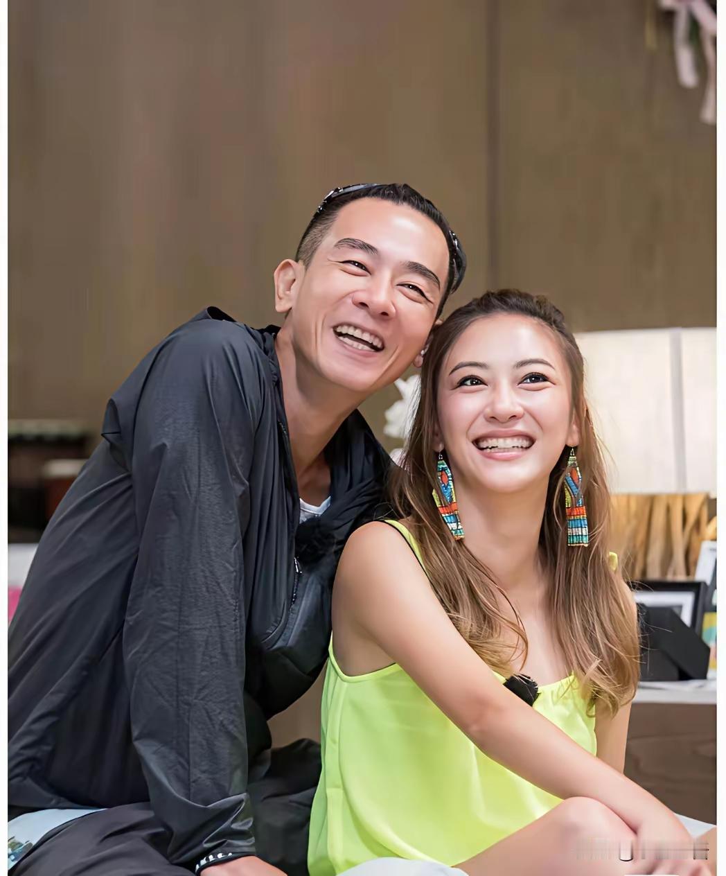 陈小春这场演唱会风波，算是把“高情商公关”给玩明白了。59岁的人了，因为舞