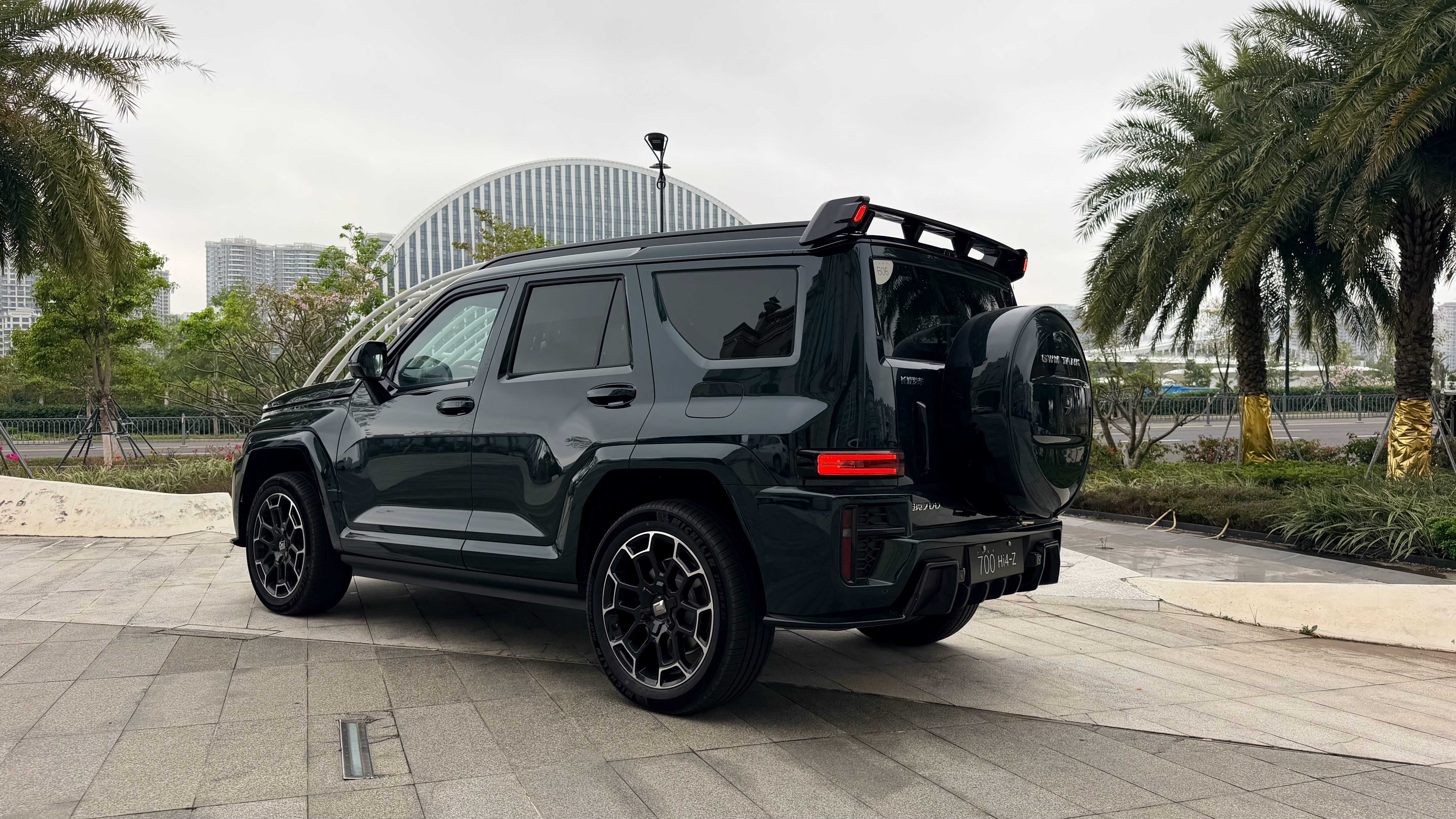 新的坦克700外观直接把之前限定版做成了标准版，不知道限定版车主会不会哭晕在厕所