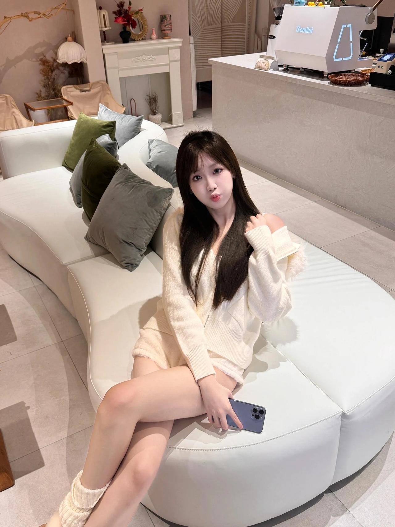 冬日暖阳下，慵懒的午后时光。