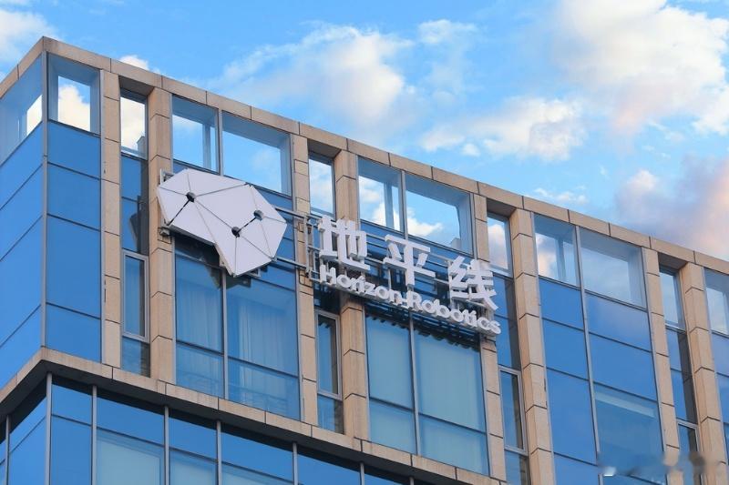 宁德时代是准备造车了？！这两天宁德时代执行总裁朱威到地平线当总裁了，宁德时代早就