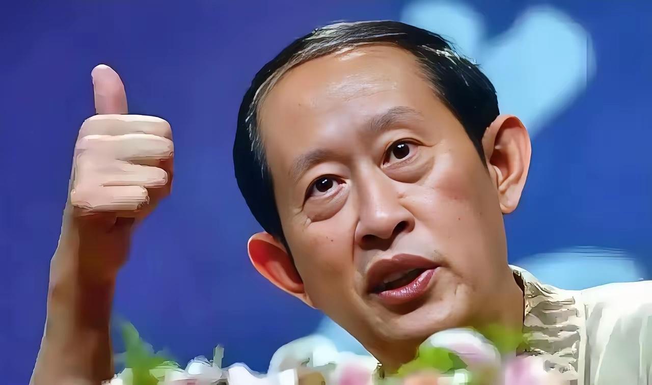 王立群教授说：“用权力泡女人，女人在你面前服服帖帖，用金钱泡女人，女人仍是满脸不