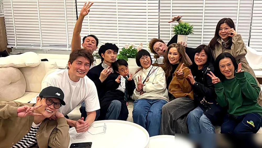 古巨基办同学会：35年，他仍在顶流，当年同学却已消失人海！你恐怕想不到，古