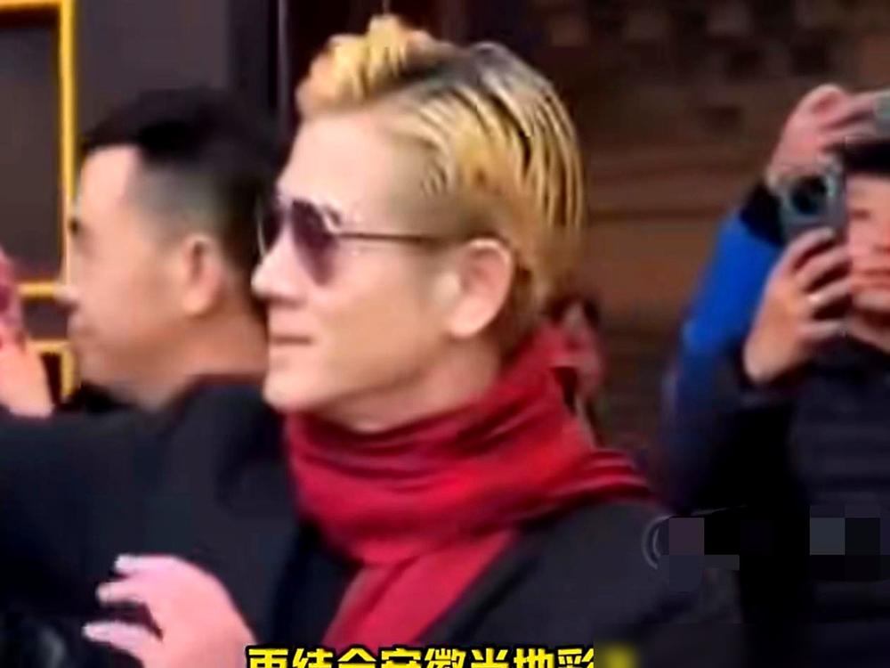 天王郭富城也“白嫖”了？60岁的他进景区，靠的是一张老人免票。你没看错。这