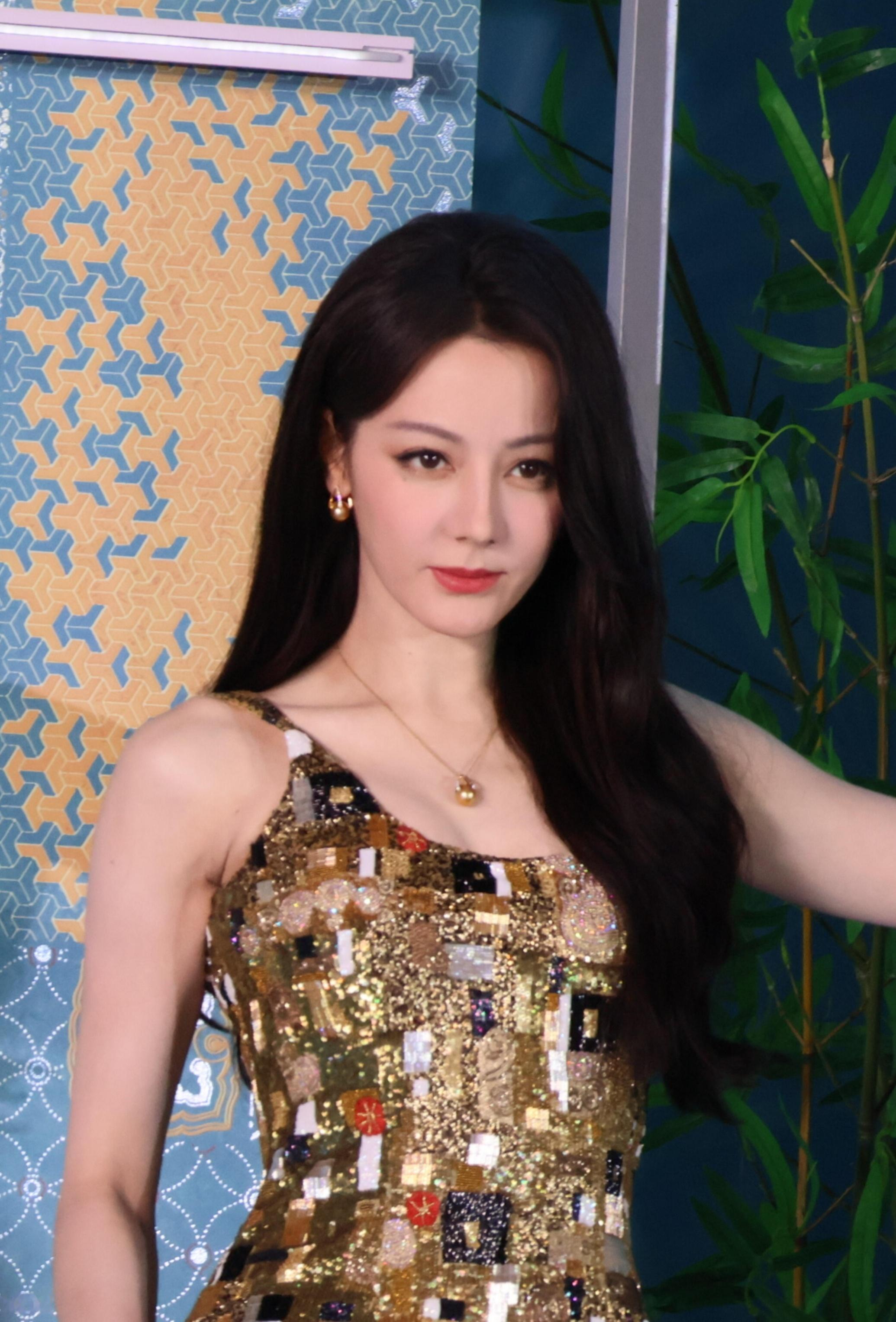 这个迪丽热巴都美成啥样了[爱心]​​​