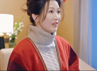 《骄阳似我》聂曦光无时无刻不在和林屿森发信息煲电话粥啊～林屿森和妈妈一起过年，