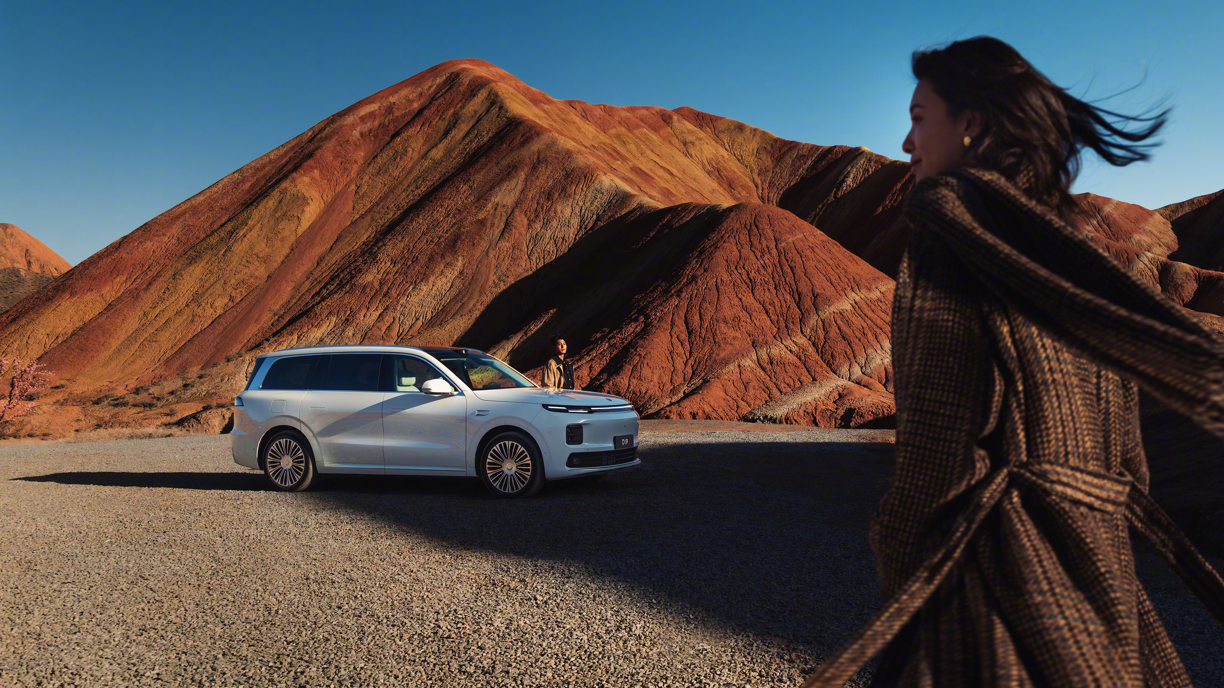 零跑9系豪华双旗舰同台首秀十年全域自研、65%核心零部件自研自造，这就是中国好车