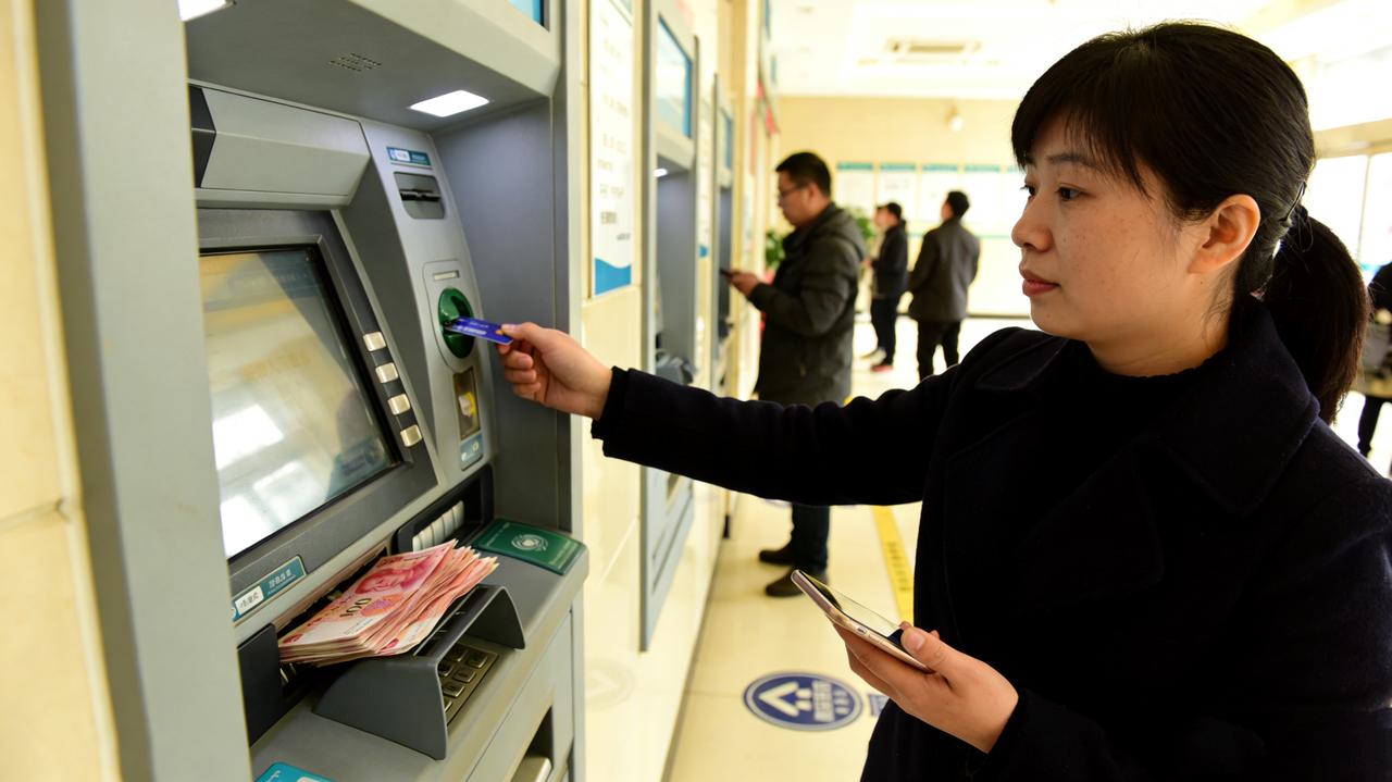 大家都知道，我们的货币叫做人民币，美国的叫美元，欧盟的叫欧元等等，各国都有自己的