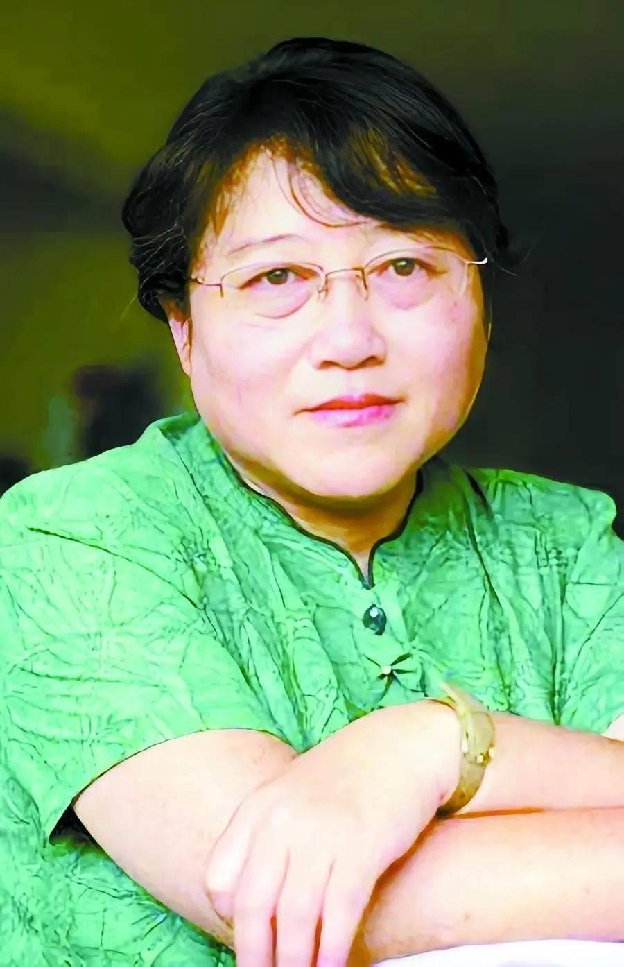 性学专家李银河说：“长得丑的人是体验不到爱情是什么东西的。爱情这个东西，本质上就
