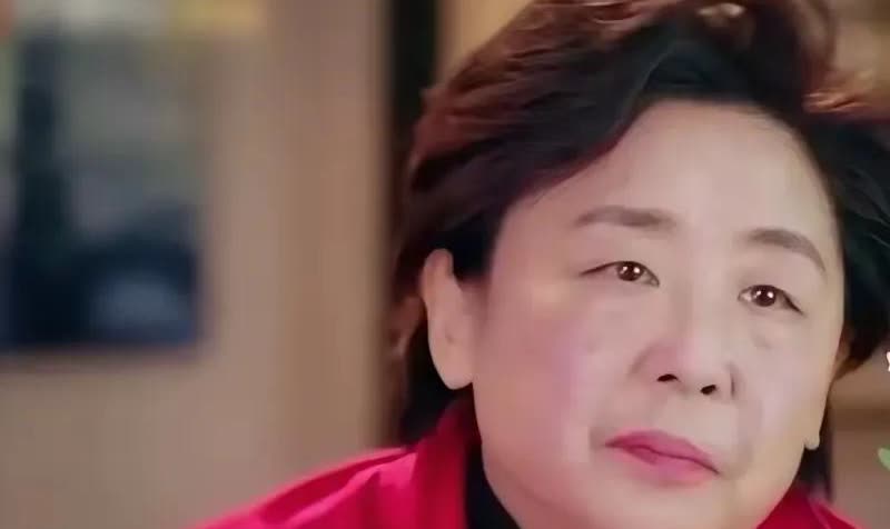 黄圣依和杨子的婚姻为什么失败，原因非常简单，这是因为阶层错配。这俩人相隔十万八千