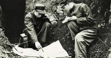 1950年10月22日晚9时许，鸭绿江边，39军军长吴信泉的车刚发动，参谋处长何