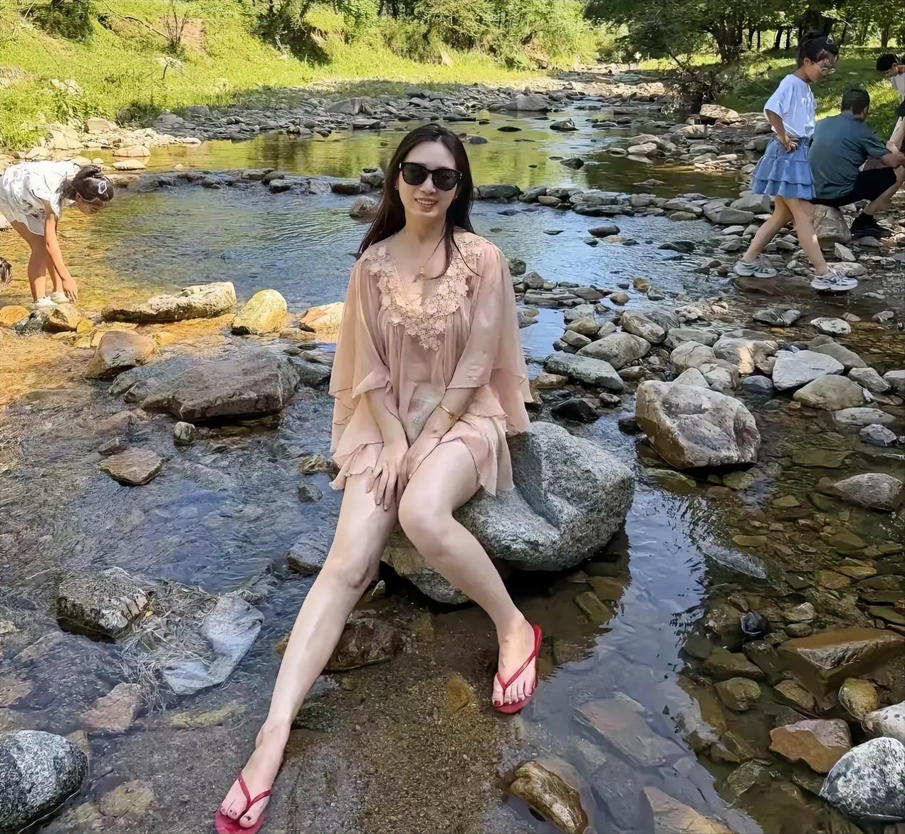 夏天的快乐一个是玩水，另一个是什么？​​​