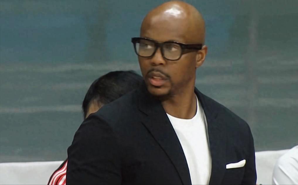 昨晚聚会，有个消息灵通的朋友神秘兮兮地说，山东队那场球，根本不是输在实力，是魂儿