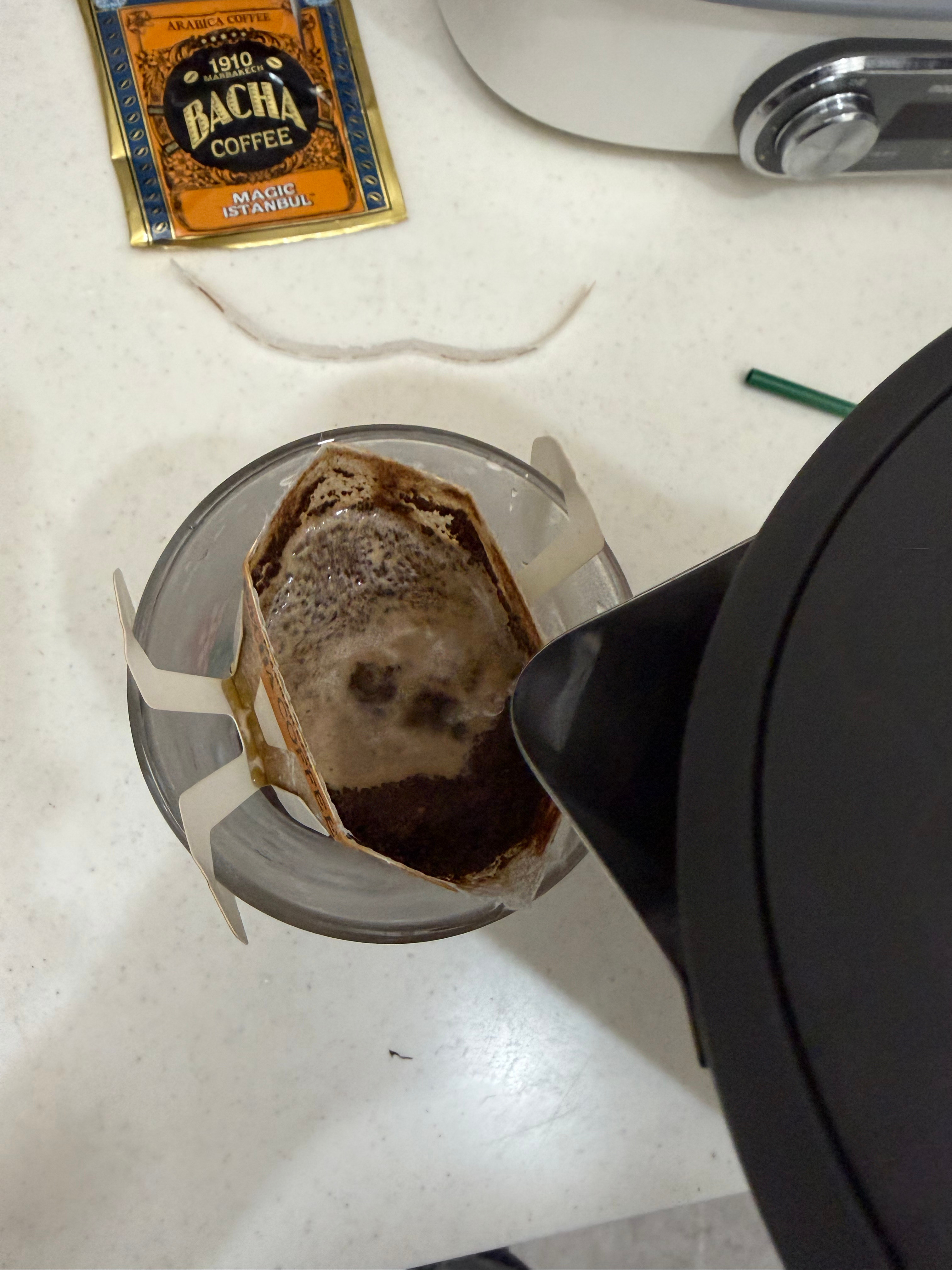 说实话，今天晚上我被智己LS8的价格给震撼到了。智己破釜沉舟的勇气要卖爆LS8，