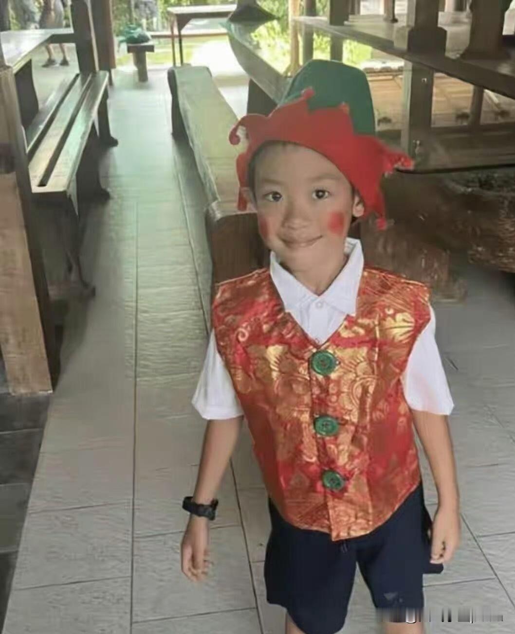 乐基儿带娃移居塞班，感觉她真是彻底换个活法了！之前还是聚光灯下的模特明星，现在