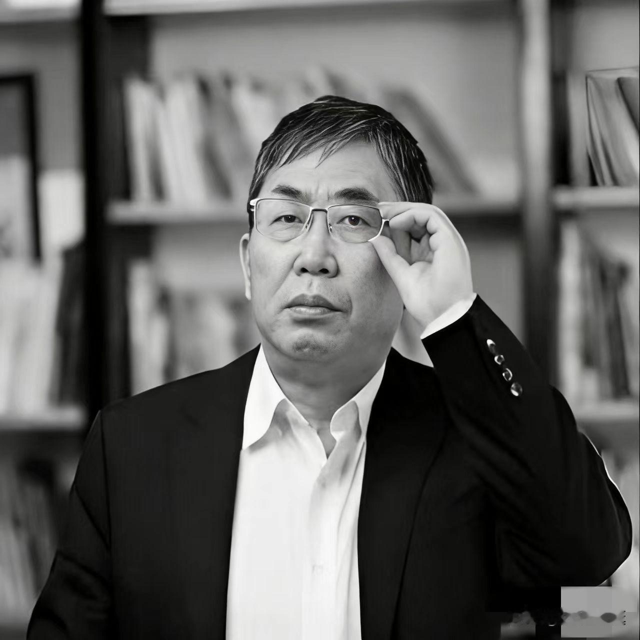 聂卫平去世了，没有得过世界冠军的、无可争议的棋圣。但现在最悲痛的应该是50岁妻子