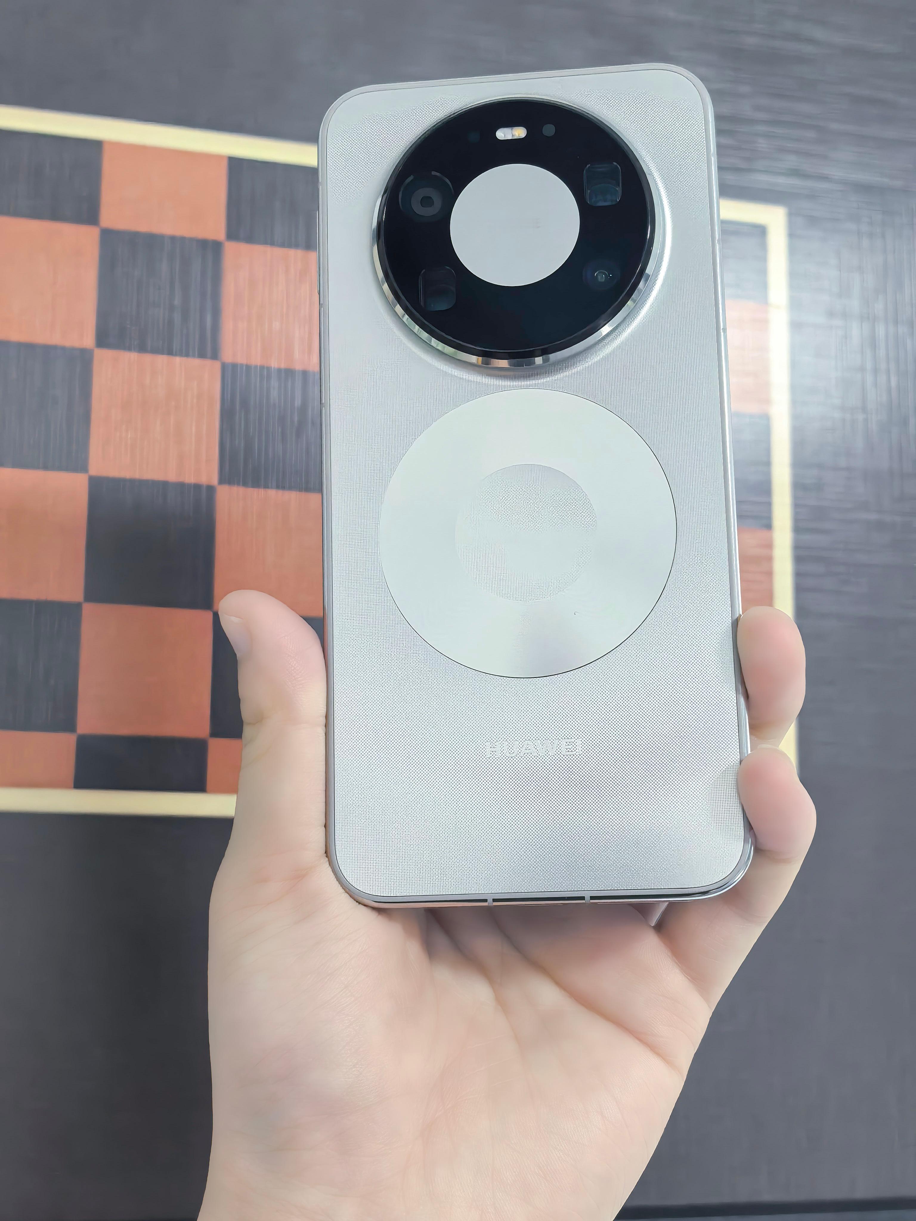 Mate80ProMax的麒麟9010芯片日常够厉害的。评测里跑原神满帧不