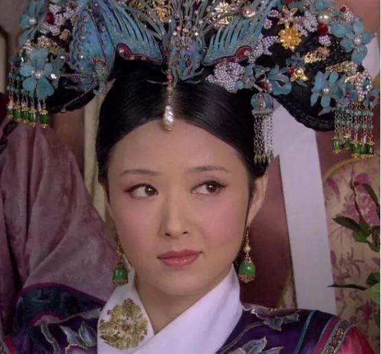 2010年《甄嬛传》开拍，蒋欣被选为曹贵人，结果试戏当天蒋欣自告奋勇地想试试“华