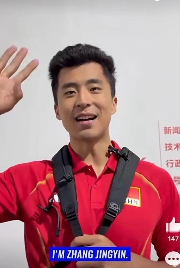 喜讯！男排张景胤说：不久就回归！近日，中国男排小太阳张景胤在镜头前表示不久就会回