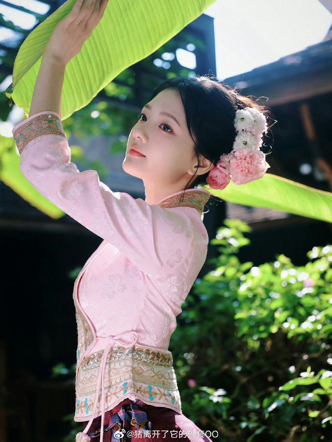 赵露思、陈都灵、田曦薇、娜扎、卢昱晓、任敏、王影璐、艾米、程潇，女艺人傣族造型！！​