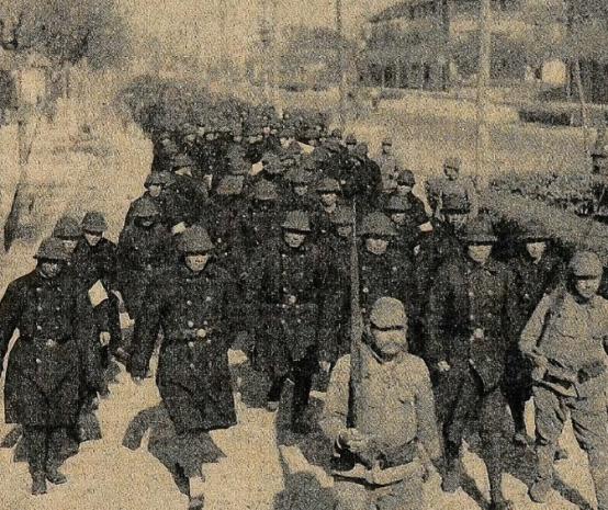 1937年，2000多名中国警察，被6个日本兵押往南京城郊屠杀！有人说：“如果有