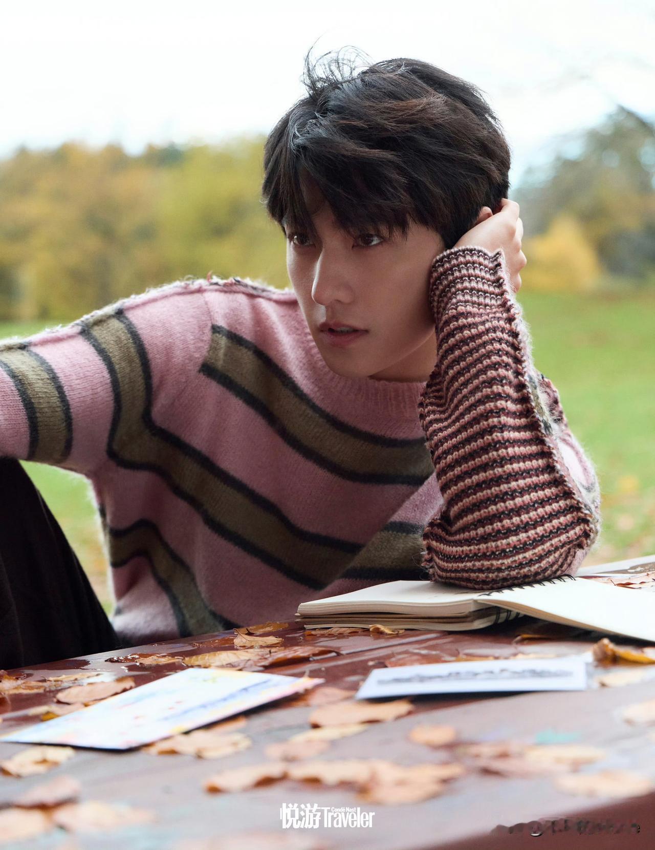 1月13日，杨洋登上时尚杂志《悦游》2026开年刊封面。虽然杨洋已经34岁了