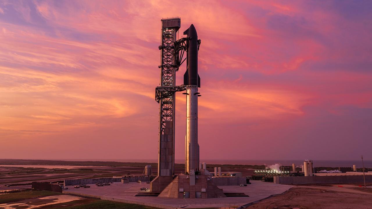 【美国SpaceX星舰第14飞要来了！首次真正入轨？】SpaceX的星舰又要
