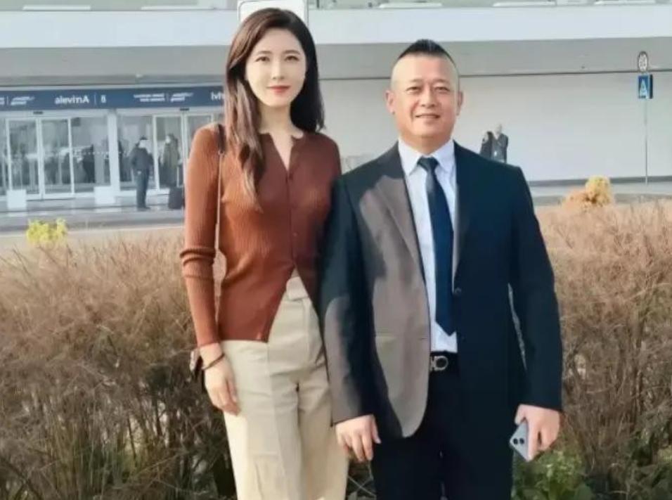 当年张艺谋亲自跑到中戏挑女主角，一眼就相中了班里最漂亮的那个姑娘。要是换成别人，