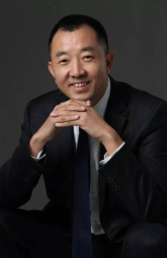 “你给老子滚！你只是个县委书记，你约老子十次，老子见你一次，就是给你脸！