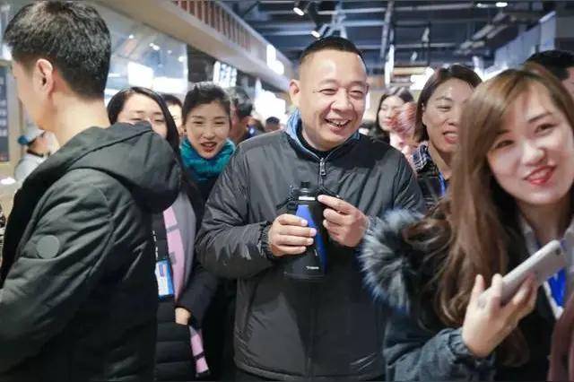 又到315，这一次，眼镜行业刚被爆出暴利，最大的赢家却是胖东来[捂脸哭]3