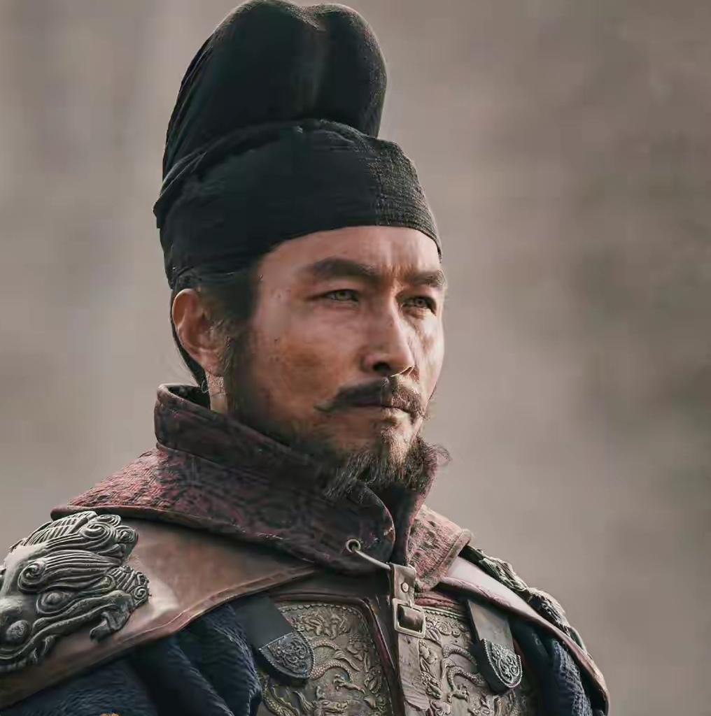 看了几集，突然有了一个大胆的想法：让贾宏伟饰演赵匡胤，让朱亚文去饰演赵光义，有没