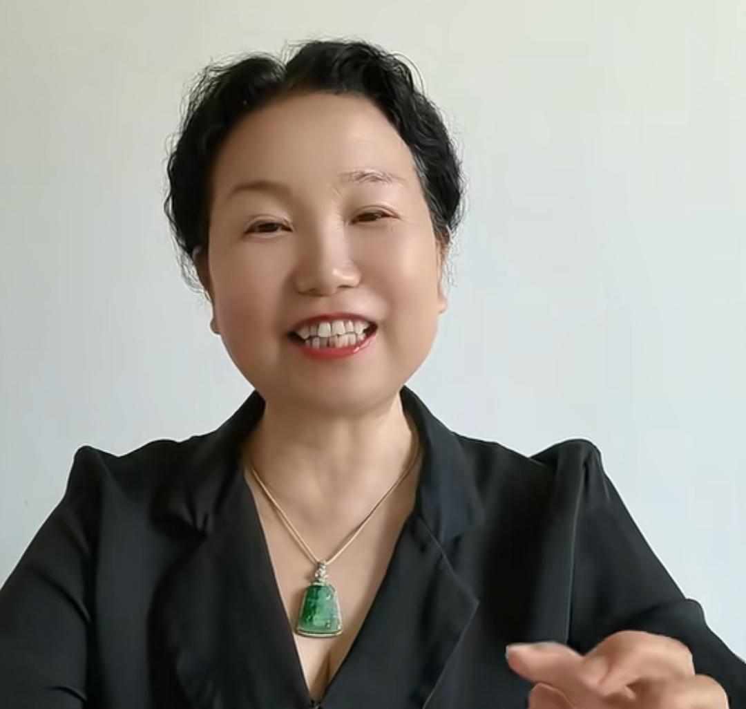 出乎意料！网友中立连麦求证92出生证，杜新枝一番回应引全网热议！错换人生2