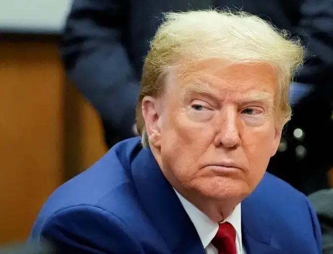 特朗普傻眼了吧，就在他出售武器装备给台湾，中国首次以“武力”威慑美国，中国公开