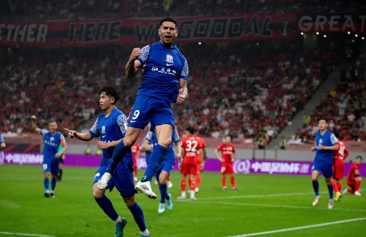 申花首个离开外援路易斯走了！老九真的走了，（尽管申花方面还没有官宣）下个赛季我