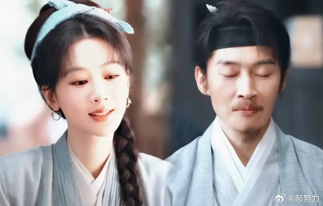 曹磊第一次跟杨紫合作，在采访中他说了个大实话，他说，杨紫根本不是大家以为的，只是