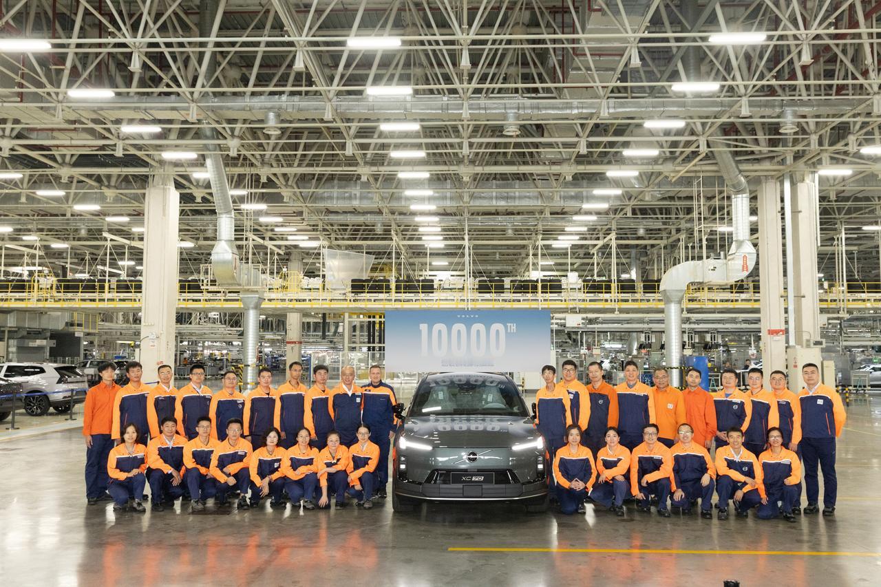 沃尔沃XC70第10000台下线！凭实力定义“豪华超混第一车”