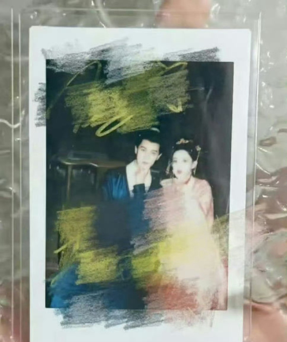 孟子义李昀锐这合影谁公开的？[吃瓜][吃瓜][吃瓜]孟子义李昀锐未公开拍立得李昀