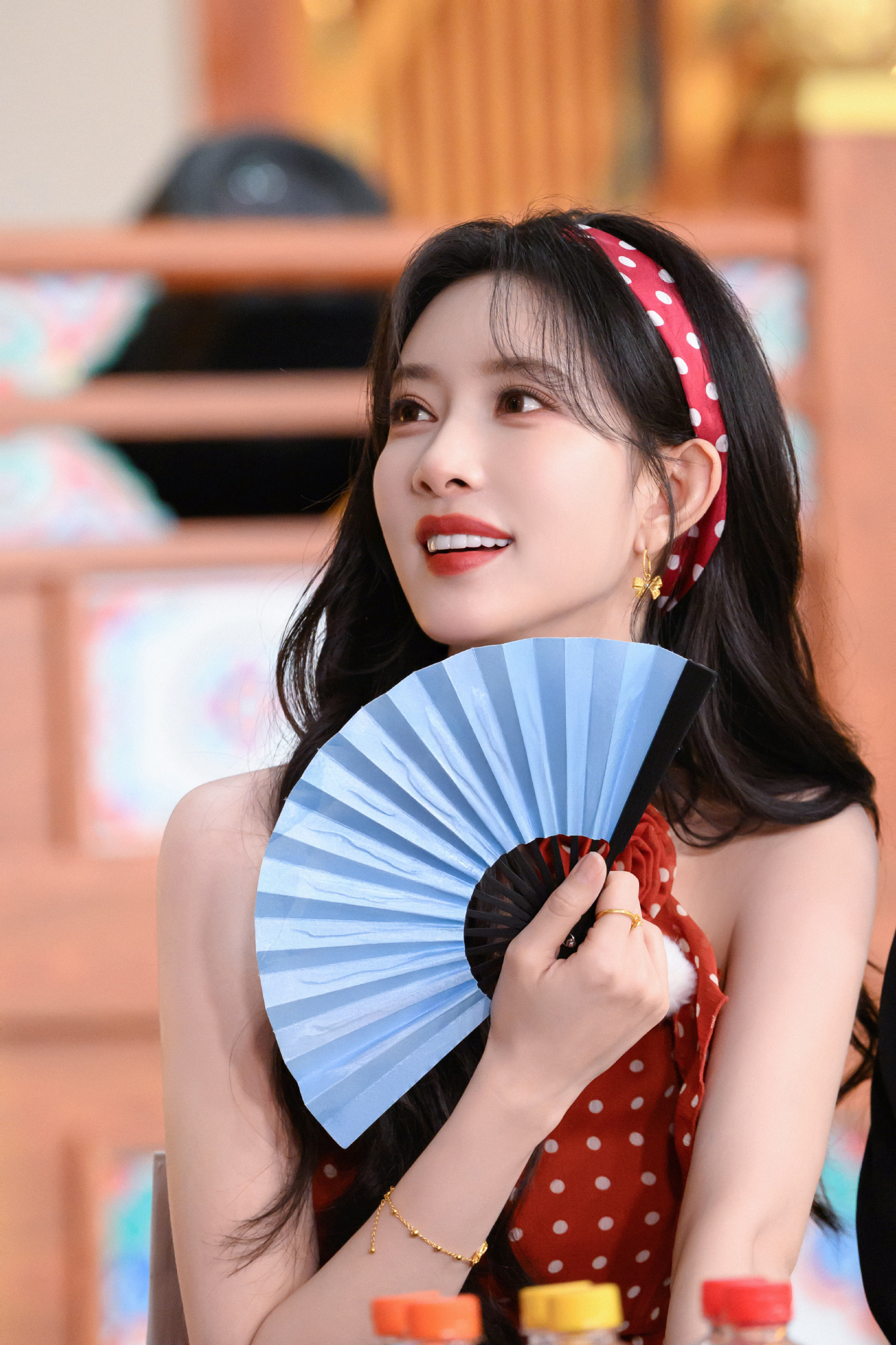 1.孟子义、何与主演《百花杀》定档暑期档，下月正式开启预热宣发2.张慧雯身为